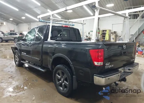 2015 Nissan Titan Sv z USA, uszkodzony, nr VIN 1N6AA0CC8FN511780